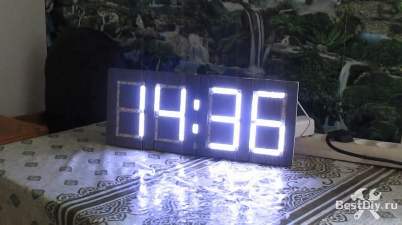 Большие цифровые часы на светодиодной ленте и Ардуино